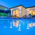 Ortaç 3 Doğa Içerisinde, Korunaklı Villa Kaş