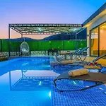 Ortac 3 Doga Icerisinde, Korunakli Villa *