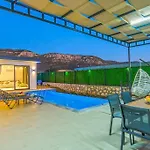 Ortac 3 Doga Icerisinde, Korunakli Kaş