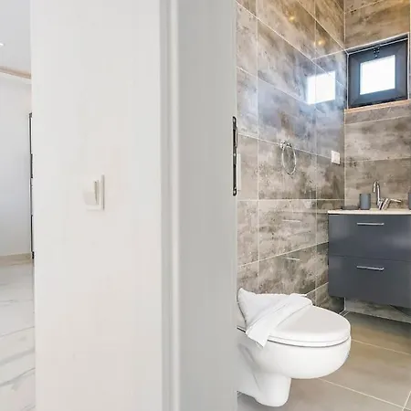 Villa Ortac 3 Doga Icerisinde, Korunakli *