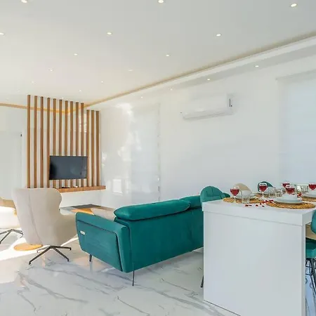 Ortac 3 Doga Icerisinde, Korunakli Villa *