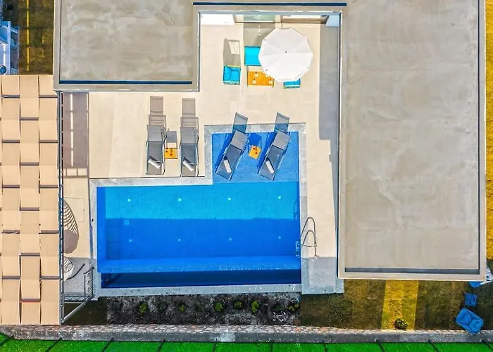 Ortac 3 Doga Icerisinde, Korunakli Villa *