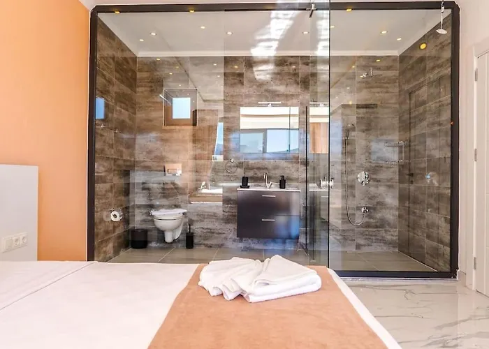 Ortac 3 Doga Icerisinde, Korunakli Villa Kaş