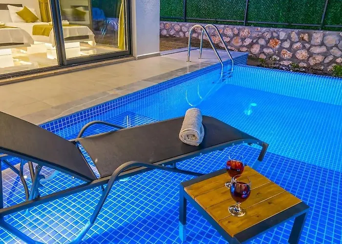 Ortac 3 Doga Icerisinde, Korunakli Villa Kaş